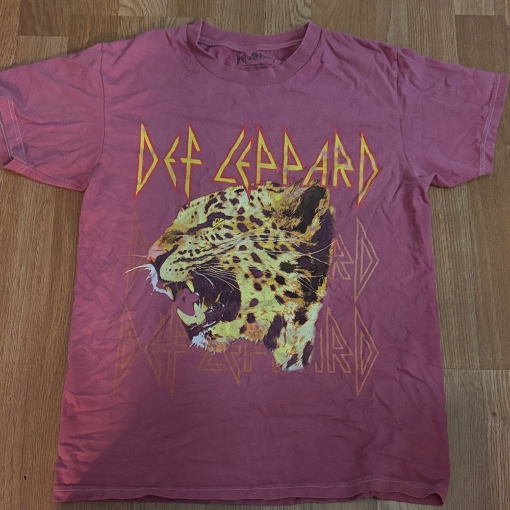 Def Leppard Kids Pink Graphic Tee